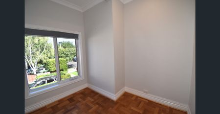 Sunlit Luxe Townhouse with Private Gardens & Premium Upgrades (Professional Garden Maintenance Included) - Photo 4