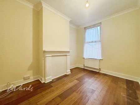 4 bedroom terraced house to rent - Photo 3