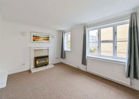 Adelina Mews, SW12 0BG, London - Photo 1