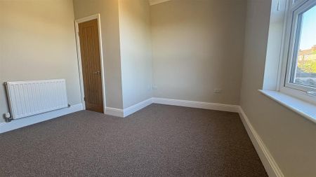 2 bedroom end of terrace house to rent - Photo 3