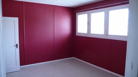 Very Nice 2 Bedroom one level duplex in Capitol Hills !! - Photo 4