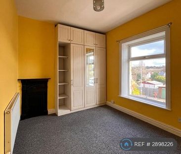 2 bedroom end of terrace house to rent - Photo 5