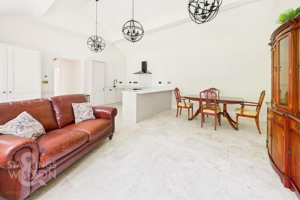 2 bedroom barn conversion to rent - Photo 1