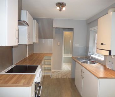 2 bed flat to rent in Worley Avenue, Low Fell, Gateshead - Photo 1