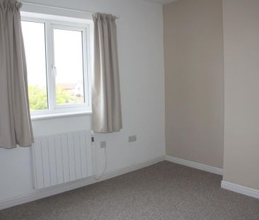 3 bedroom flat to rent - Photo 1