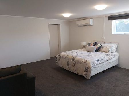 Tidy studio unit in good location - Photo 3