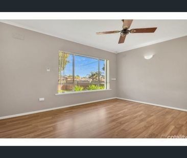 Lovely family home offering space, comfort and low maintenance living - Photo 3