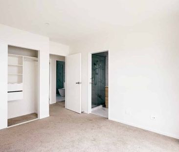 Spacious 3-Bedroom Home with Modern Comforts - Photo 5