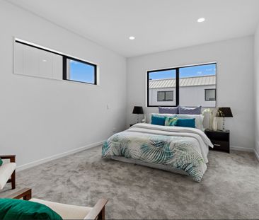 Spacious Family Home with 5 Bedrooms & 4.5 Bathrooms - Photo 5