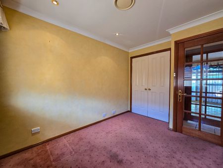 Relaxed Family Living with Pool in a Peaceful Mount Annan Pocket - Photo 5