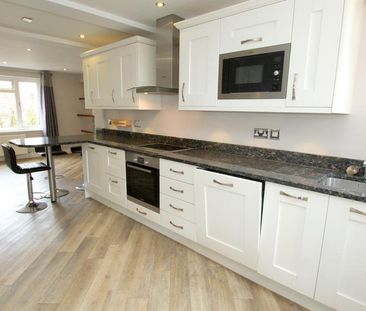 3 bedroom apartment to rent - Photo 5