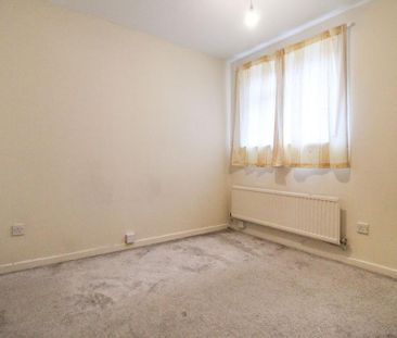 2 bedroom semi-detached house to rent - Photo 3