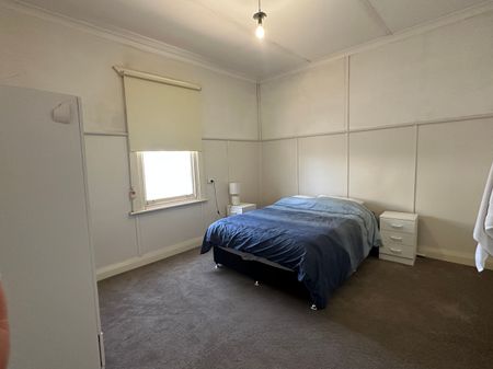 SPACIOUS 3-BEDROOM HOME WITH YARD - Photo 5