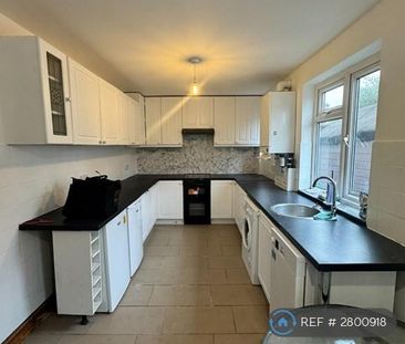 2 bedroom semi-detached house to rent - Photo 5