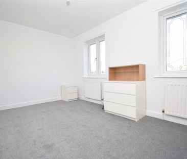 Third Avenue, Upton, Pontefract - Photo 3