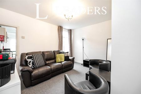 3 bedroom house to rent Percy Road, Southsea, PO4 - Photo 2