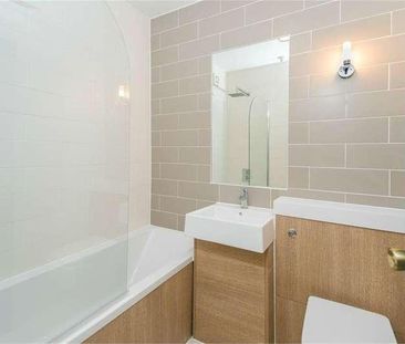 High Street, Iver, SL0 - Photo 3