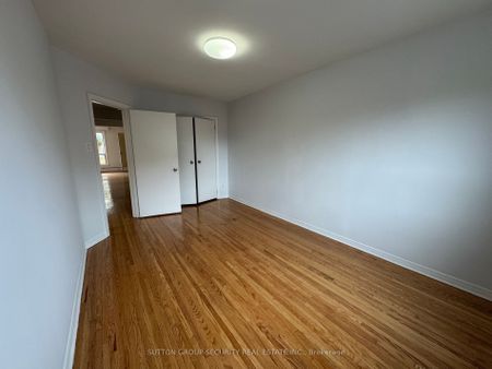 For Lease - 56 Leduc Drive Unit# Main 1, Toronto, Ontario - Photo 4