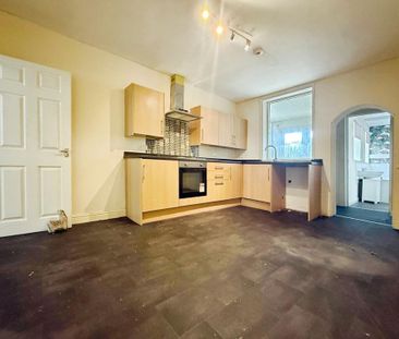 4 bedroom terraced house to rent - Photo 3