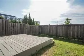 Condo Townhouse For Lease | W9248363 - Photo 3