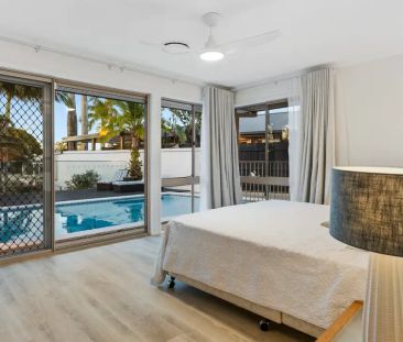 Beautifully Presented Waterfront Home - Photo 3