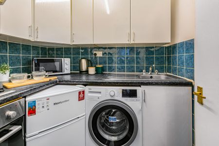 Flat 3, 2 VICTORIA TERRACE Leeds - LS3 1BX - Photo 5