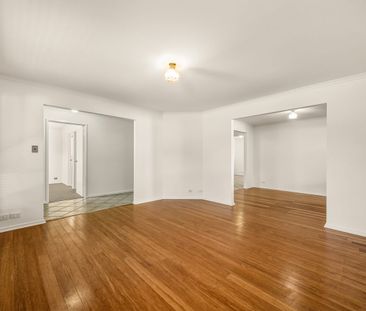 Where backyard adventures and family dinners come standard - Photo 4