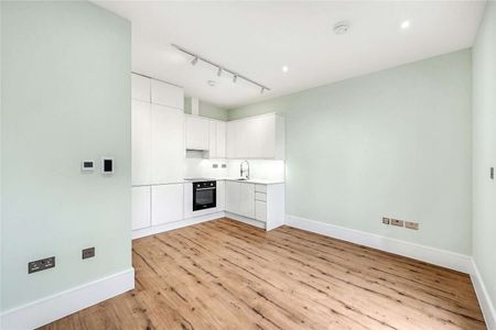 A newly refurbished one bedroom apartment set in a newly refurbished building moments from Kensington Olympia - Photo 5