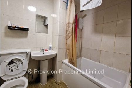 2 Bedroom Flats in Leeds - Photo 2