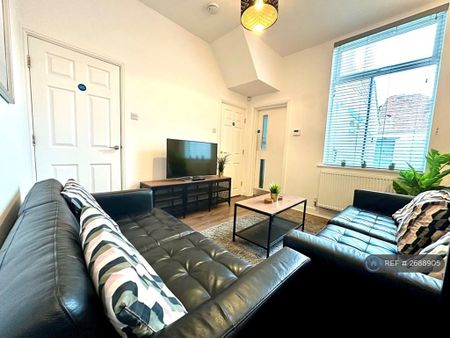 5 bedroom terraced house to rent - Photo 2