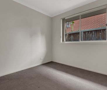 4 Bedroom Home in the Heart of South Morang! - Photo 5