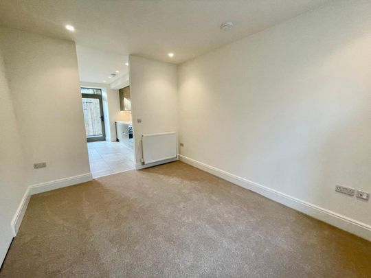 3 bedroom terraced house to rent - Photo 1