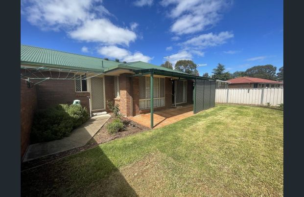 1/1 Samuelson Crescent, Armidale NSW 2350 - Photo 1