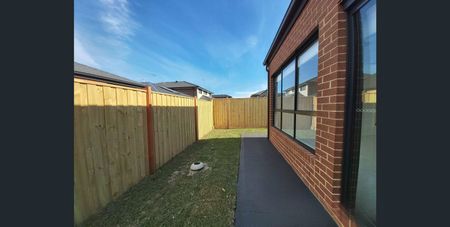 Splendid 4Br Family Home in Bonnie Brook! - Photo 4