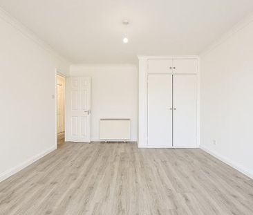 King Street, Southsea - Photo 3