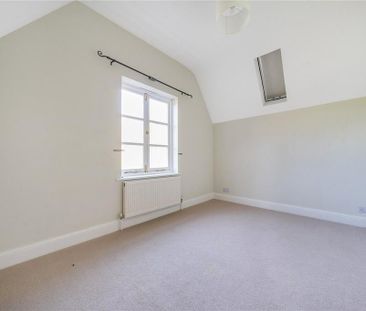 4 bedroom detached house to rent - Photo 3