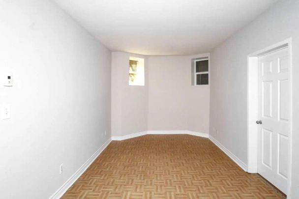 414 Jarvis Street, Toronto — 1 Bedroom - Photo 1