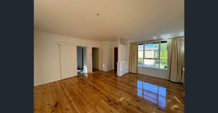 PERFECT LIVING - IN BALWYN HIGH SCHOOL ZONE - Photo 3