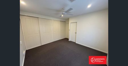 BEAUTIFULLY PRESENTED HOME IN NORWOOD - Photo 4