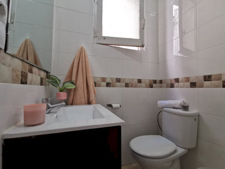 Well equipped room in Preciados - Photo 2