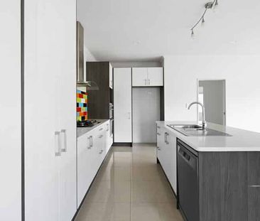 Large 4-Bedroom Flagstaff Home with Two Lounges & EV Charger - Photo 1