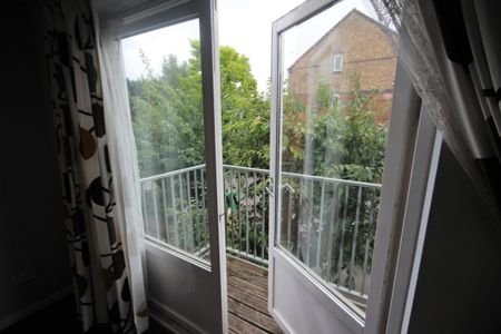 2 bed Apartment for Rent - Photo 2