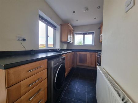 2 bedroom semi-detached bungalow to rent - Photo 5