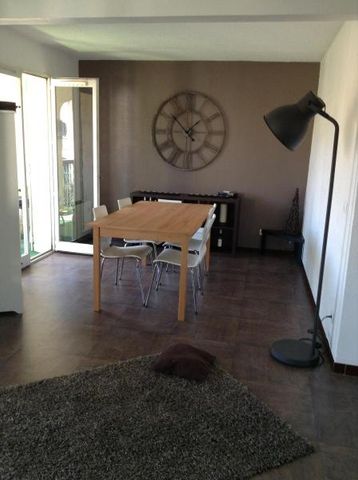 Location Appartement 3 pièces 78m² DRAGUIGNAN 83300 - Photo 2