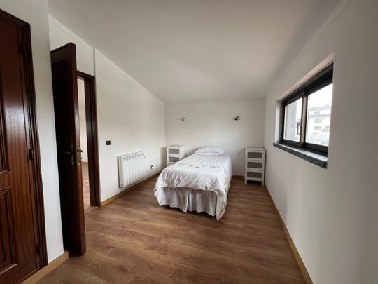 Furnished family house with swimming pool in a quiet residential area of Parede - Photo 1