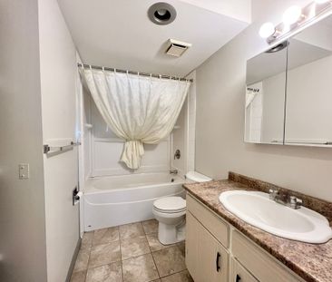 Calling All Nurses!! 2 Bedroom Unit Across the Hospital!! - Photo 6