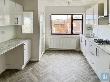 4 bedroom semi-detached house to rent - Photo 3