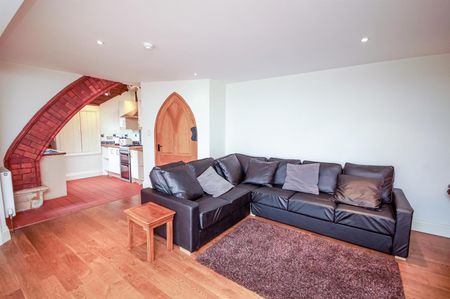 A 3 Bedroom Flat in Town Centre GL50 4EF - Photo 5