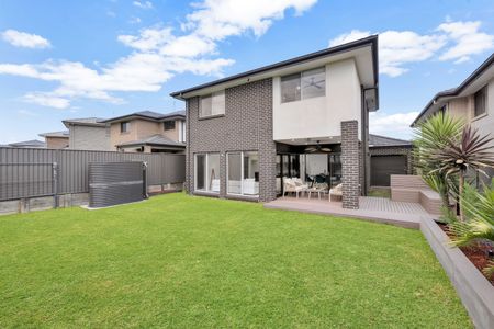 11 Pleasance Street, Box Hill NSW 2765 - House For Rent | Domain - Photo 5