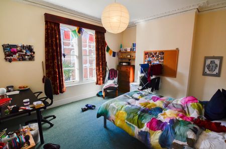 6 Bed Terraced House, Sunningdale, BS8 - Photo 5